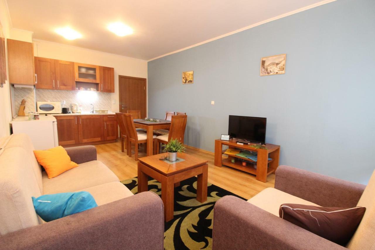 Pine Tree Apartment 3 - B3 Банско Экстерьер фото